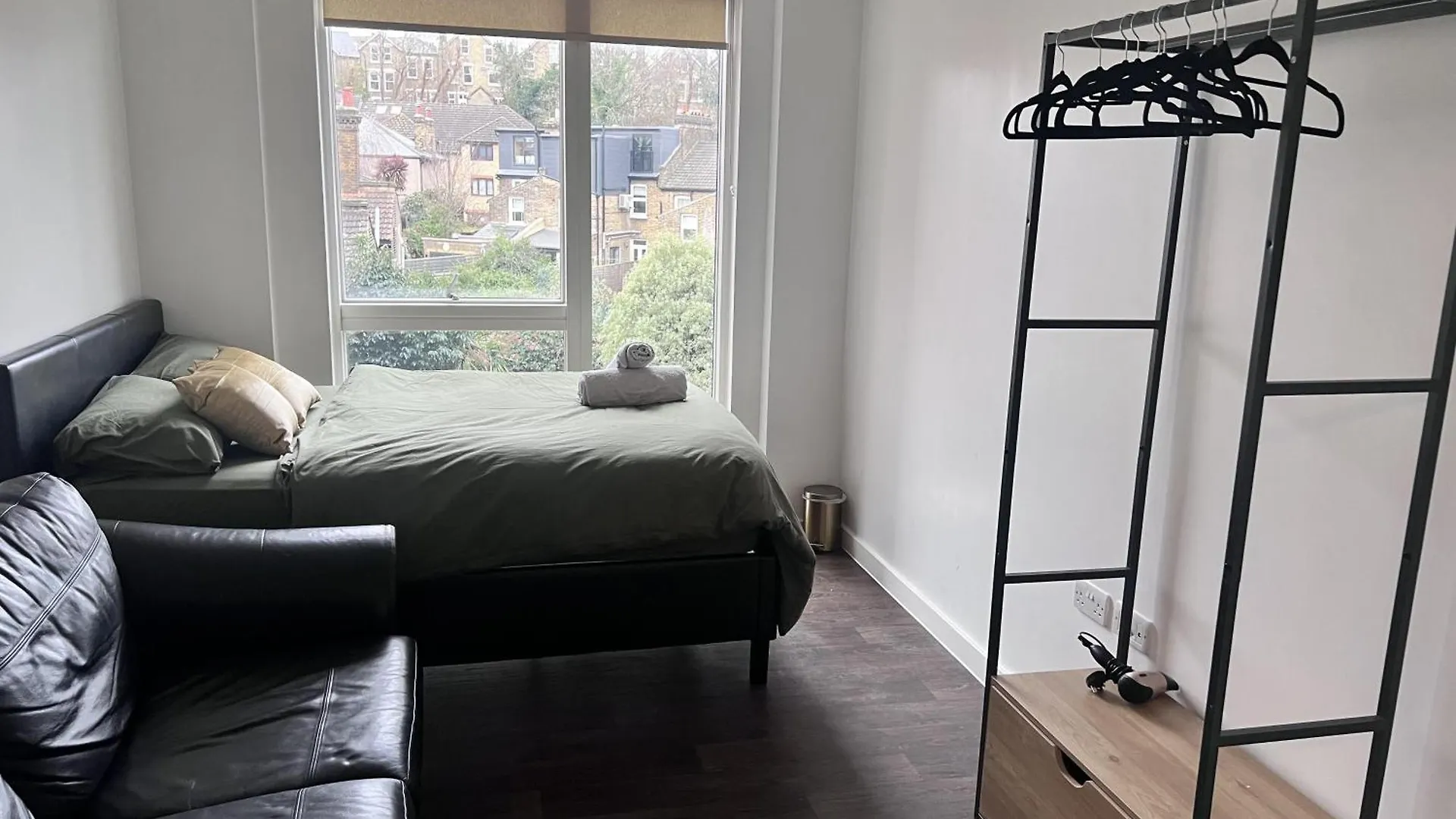 Remarkable 1-Bed Apartment In London With Balcony