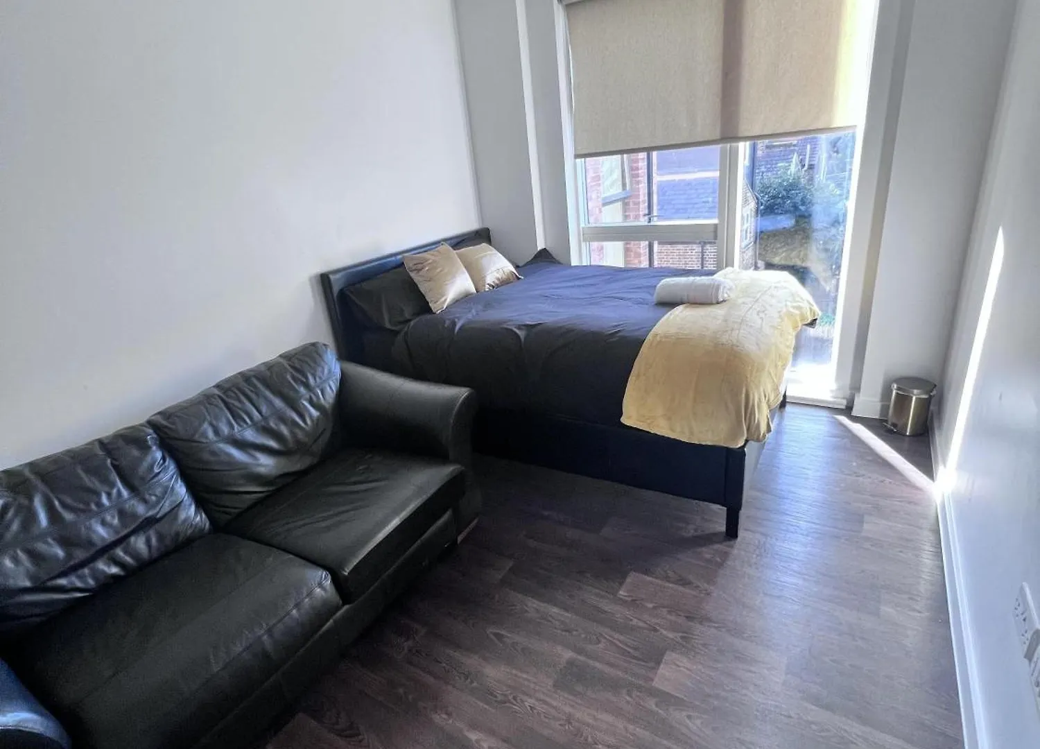 Remarkable 1-Bed Apartment In London With Balcony